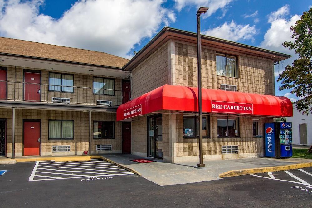 Red Carpet Inn Norwalk Bagian luar foto